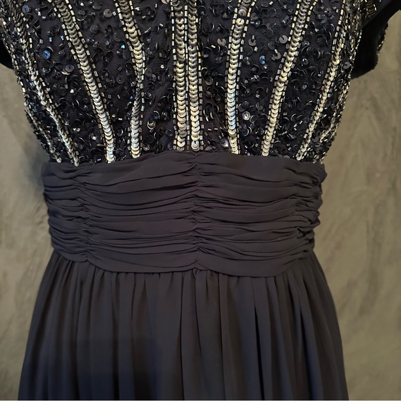 Womens JS Collection Gown/ Mother of the Bride Size 14 Navy Blue, Embellished - Picture 5 of 7